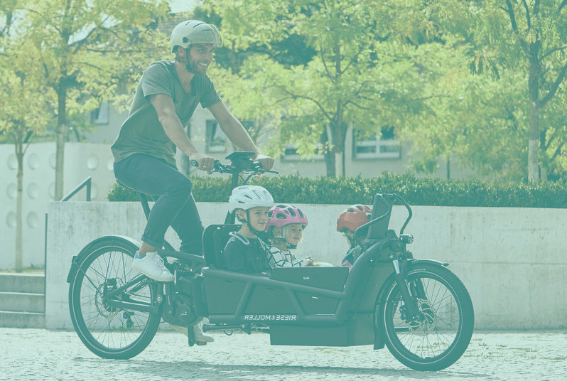 A quel âge peut-on transporter les enfants en vélo cargo électrique ?